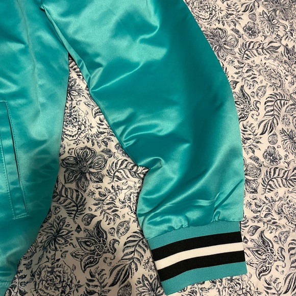 Sam Antonio Spurs Mitchell & Ness Satin Jacket - Picture 5 of 16